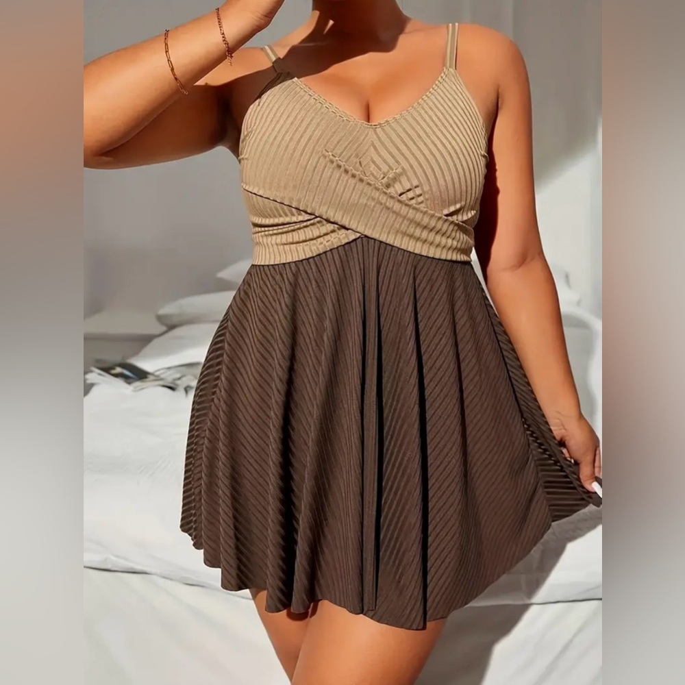 Gorgeous 2 Piece Swimsuit. Brown/Tan. Super Flattering & Comfortable. Size 3X.